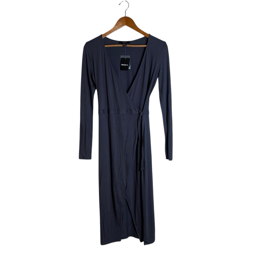 NWT! Forever 21 grey wrap long sleeve dress.‎ Size medium